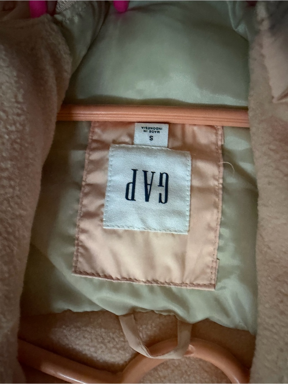 GAP Light Pink Sherpa Jacket with Peach Quilted Lining - Picture 2 of 3